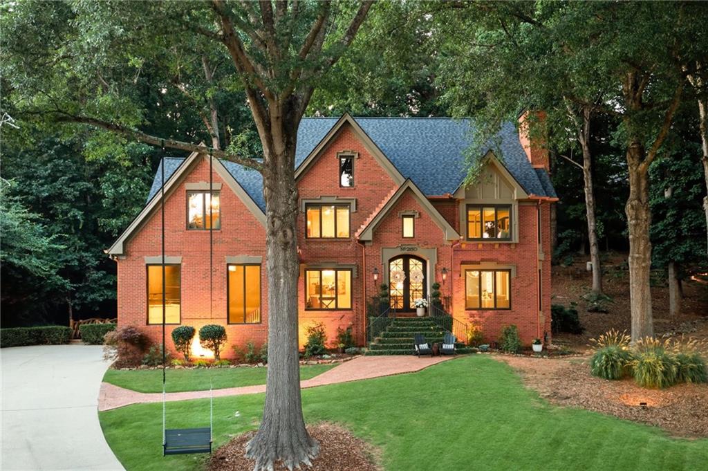 Photo 1 of 118 — 2150 River Cliff Drive, Roswell, GA 30076
