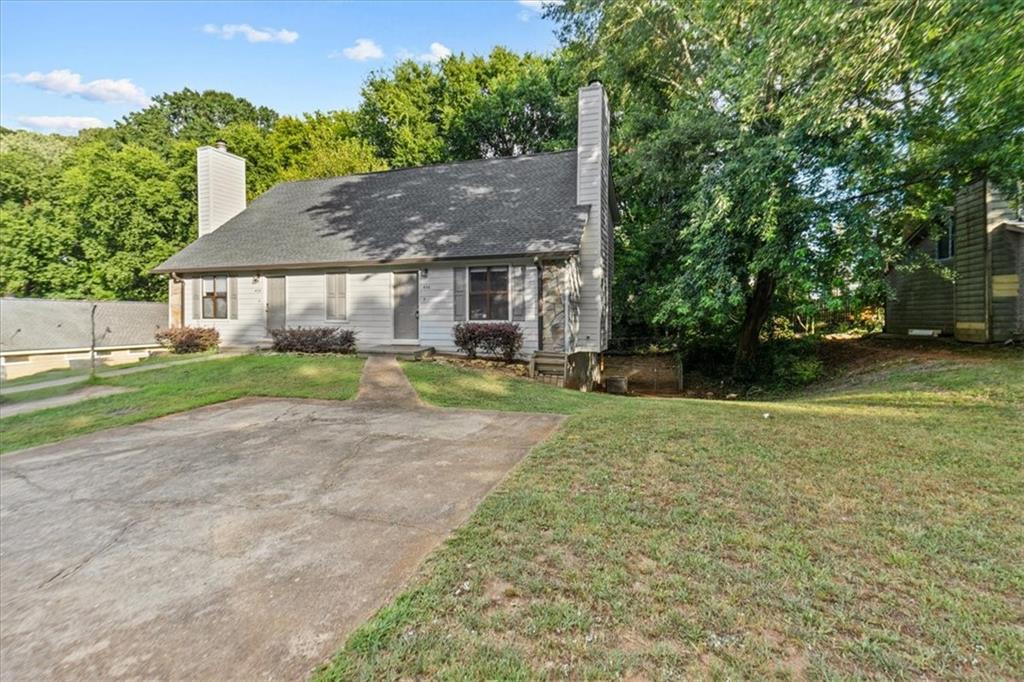 Discover this beautifully renovated 3-bedroom, 3-bathroom duplex nestled in the heart of Marietta, GA. Freshly painted throughout and outfitted with brand-new appliances, this spacious unit offers the perfect blend of modern upgrades and cozy comfort. The inviting living area features a charming fireplace, while the open layout flows seamlessly to a private back deck and a generously sized backyard—ideal for relaxing evenings, weekend gatherings, or a quiet morning coffee.
Located just minutes from downtown Marietta, this home puts you within easy reach of the area’s best attractions. Spend Saturday mornings at the beloved Marietta Square Farmers Market, where you can browse fresh produce, local crafts, and artisanal goods in a vibrant community setting. Just around the corner, Tumlin Park offers walking trails, a picturesque lake, playgrounds, and open green space for enjoying the outdoors. Whether you're exploring local shops and restaurants or enjoying the convenience of nearby parks, this location truly has it all.
With its thoughtful updates, ample space, and access to Marietta’s most-loved amenities, this home is a rare find that perfectly balances comfort and community.
Don't miss out on this incredible opportunity to make this house your home! Schedule a tour today and experience everything this property has to offer. To schedule your self tour today, please visit our website Solution Property Management Group. We look forward to helping you find your perfect home!