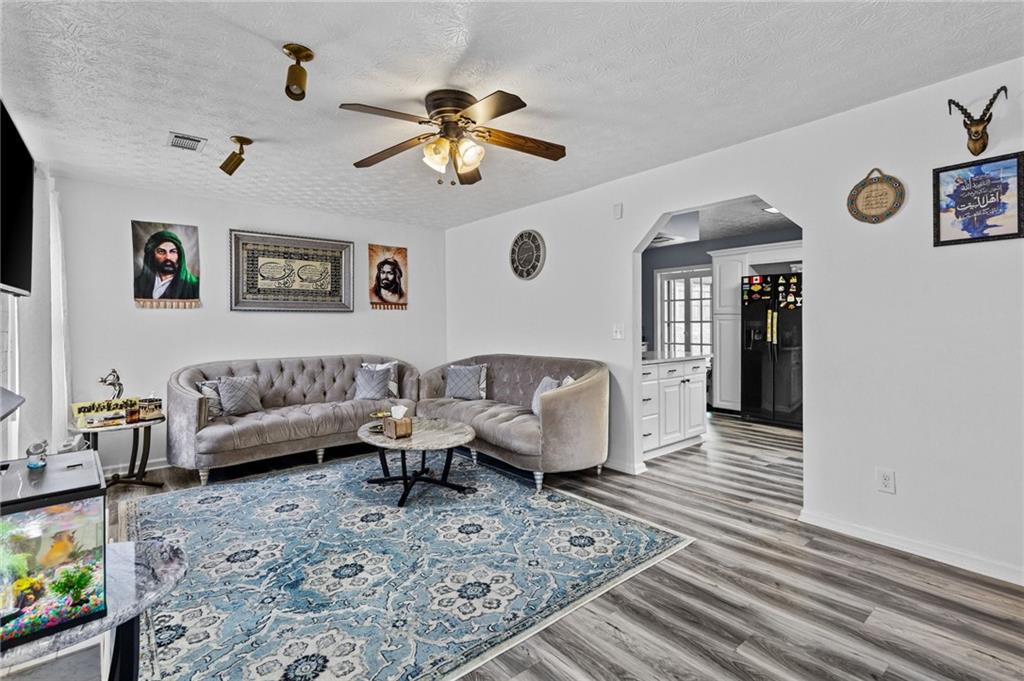 3720 Quail Hollow Trail