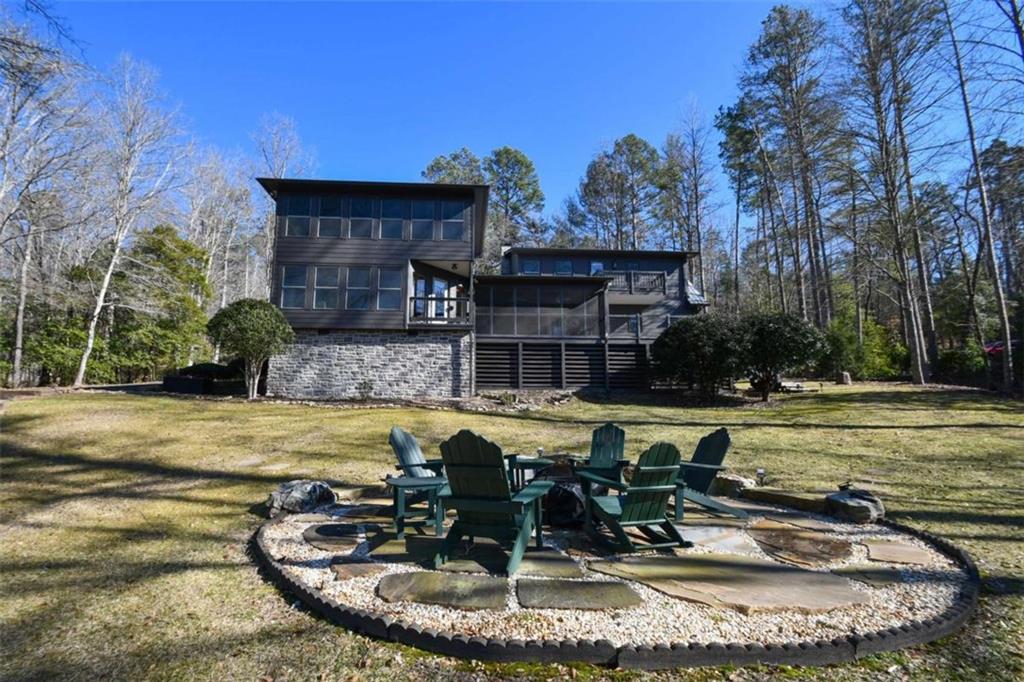 1207 Old River Road