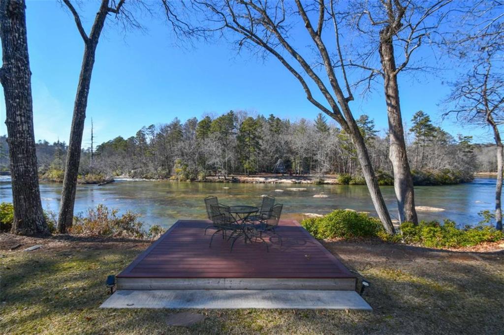 1207 Old River Road