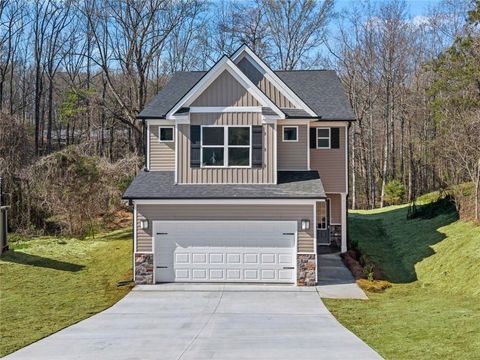 Homes For Sale - 444 Highland Pointe Drive<br/> Alto, GA 30510