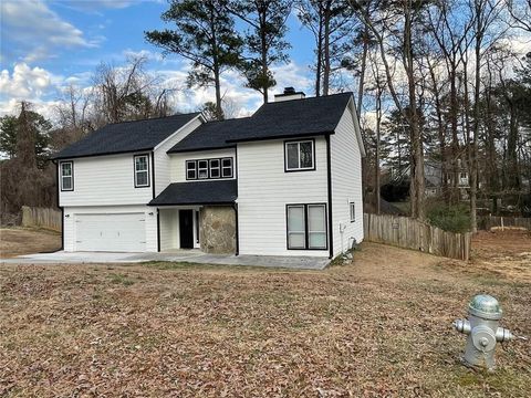 Homes For Sale - 5391 Kelleys Mill Circle<br/> Stone Mountain, GA 30088