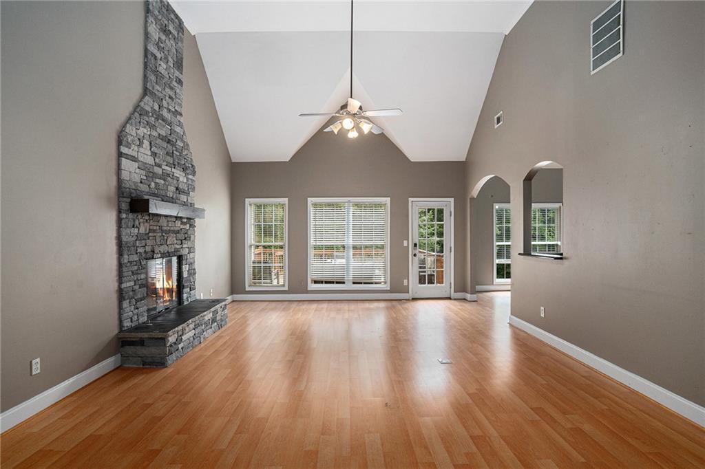 100 Creekside Lane