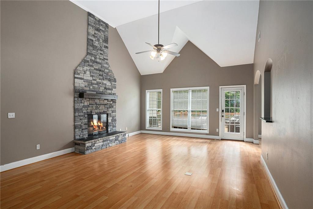 100 Creekside Lane