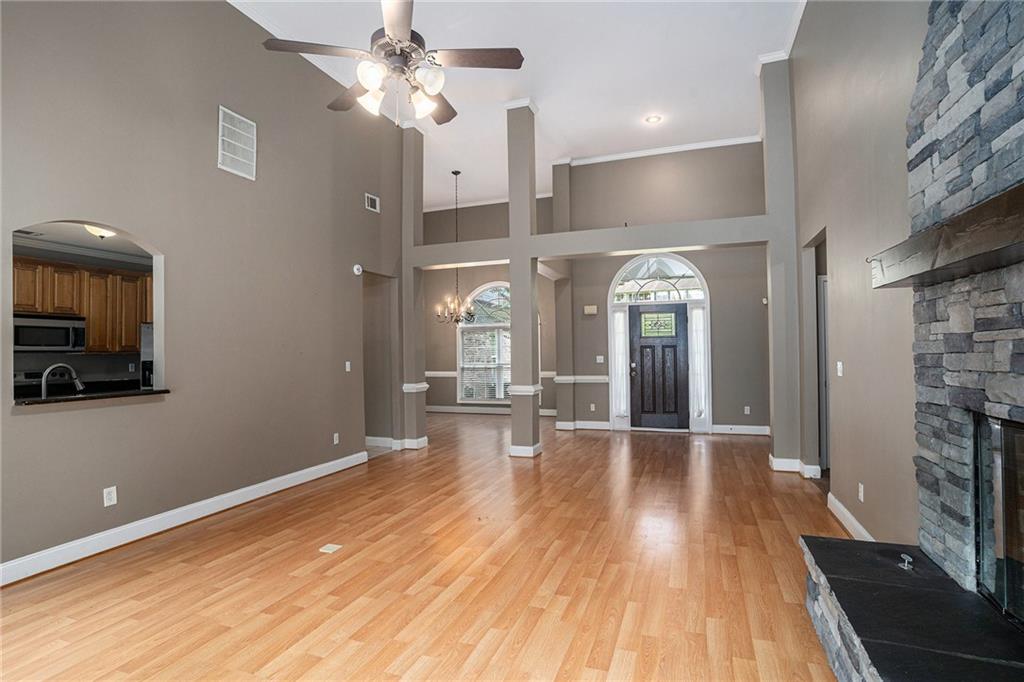 100 Creekside Lane