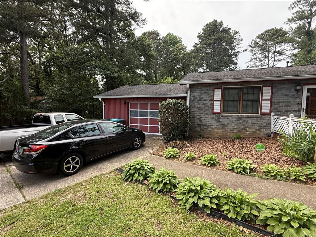 2857 Spanish Oak Drive, Lilburn, Georgia image 2