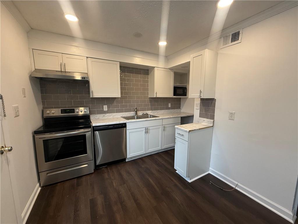 1235 Riverside Drive C8