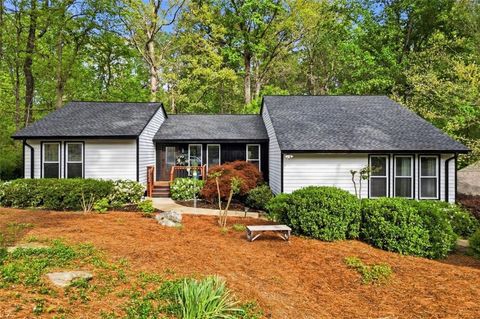 Photo of 5266 Weatherwood Trace, Marietta, GA 30068 (MLS # 7751786)