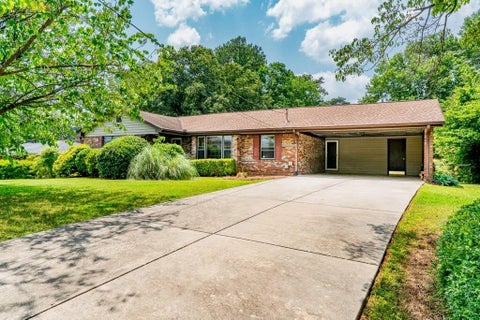 Homes For Sale - 3854 Ridgewood Drive<br/> Smyrna, GA 30080