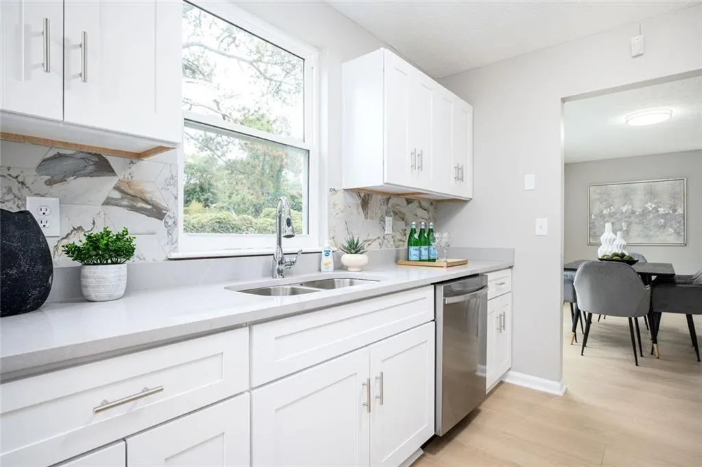 Decatur, Georgia 30035, United States, 4 Bedrooms Bedrooms, ,3 BathroomsBathrooms,Residential,Pending,236087