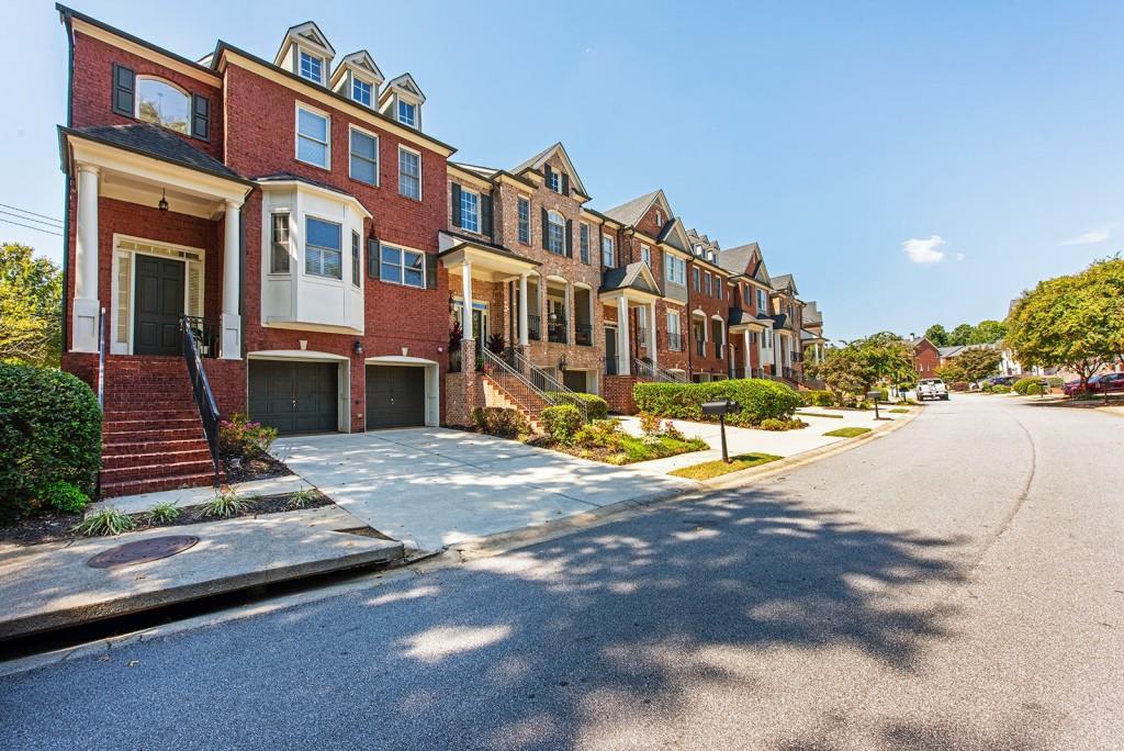 3028 Montclair Circle SE