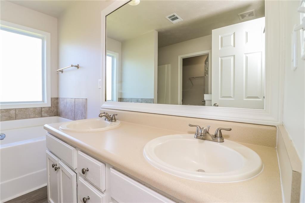 4437 James Wade Drive, Snellville, Georgia image 5