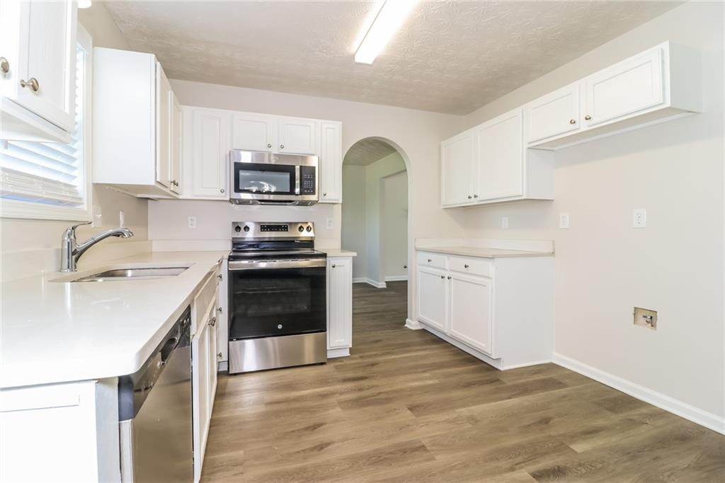 4437 James Wade Drive, Snellville, Georgia image 4