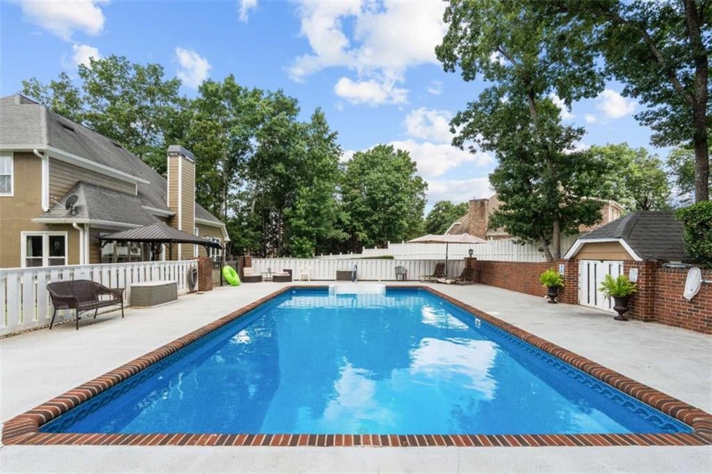 34 Hickory Glen