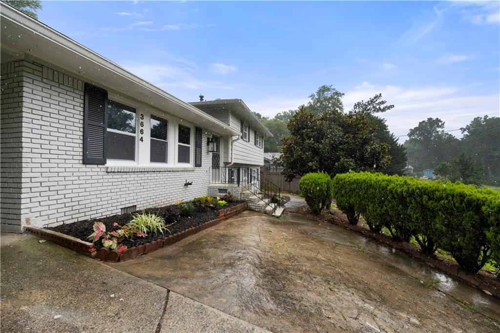 3664 Pin Oak Circle