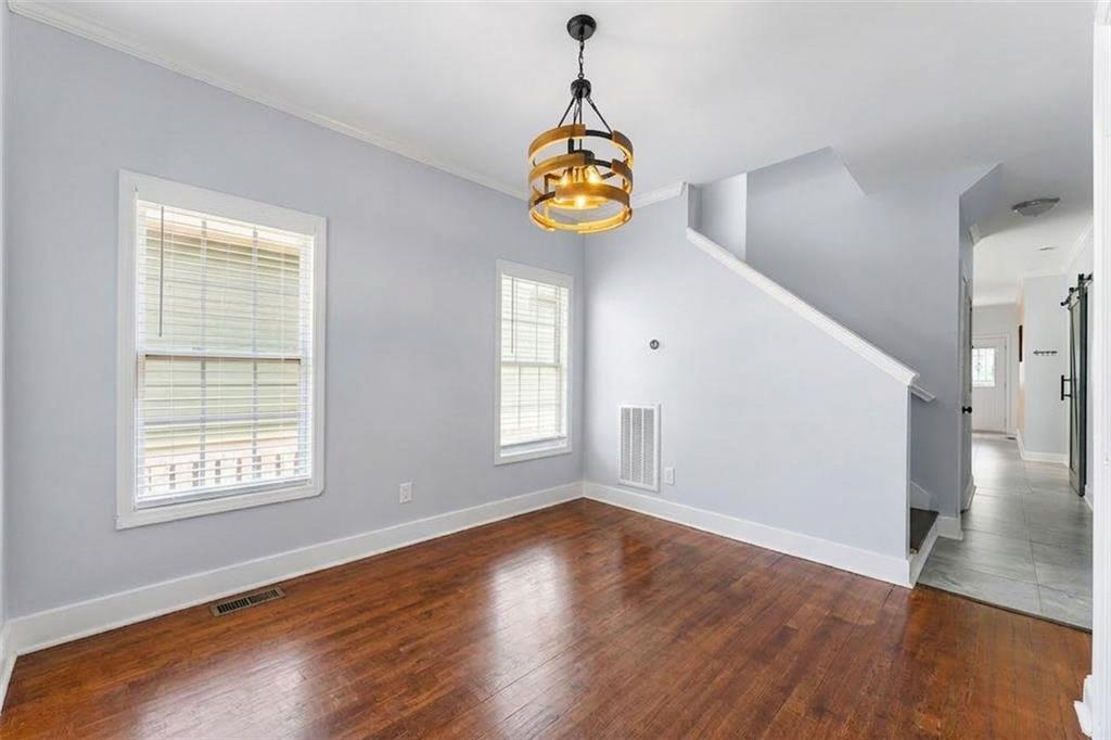385 Elm Street NW