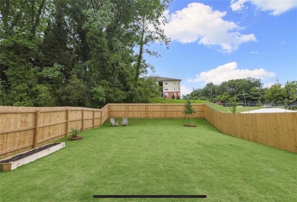385 Elm Street NW