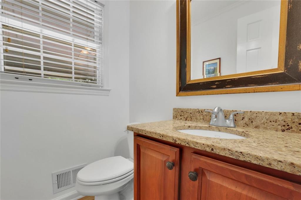 1569 Chateau Drive, Dunwoody, Georgia image 6