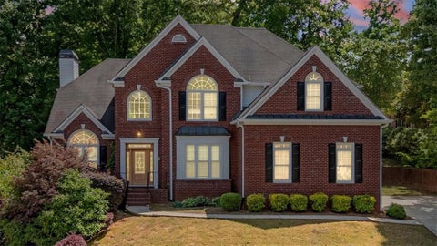 Homes For Sale - 6915 Glen Cove Lane<br/> Stone Mountain, GA 30087