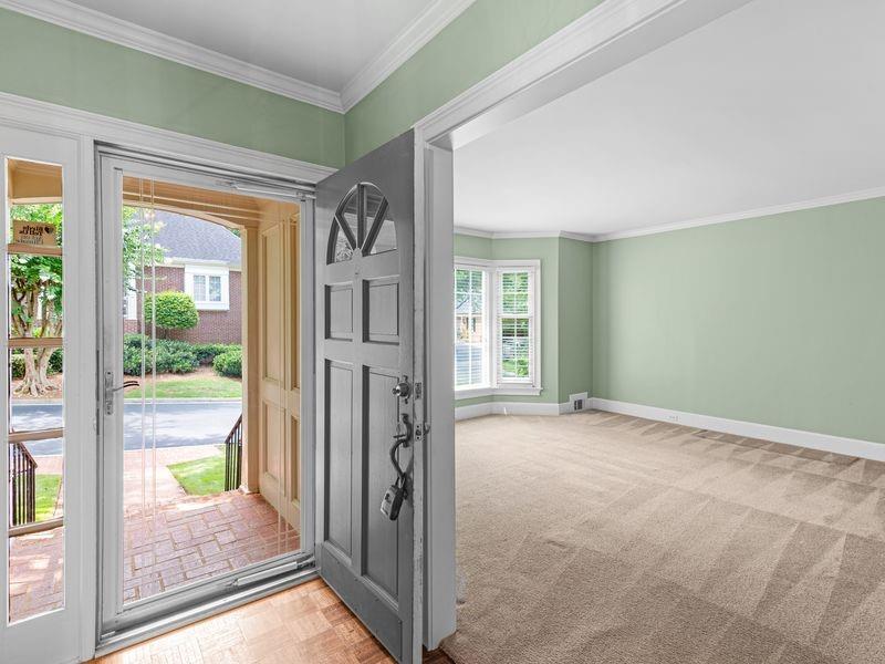6 Downshire Lane