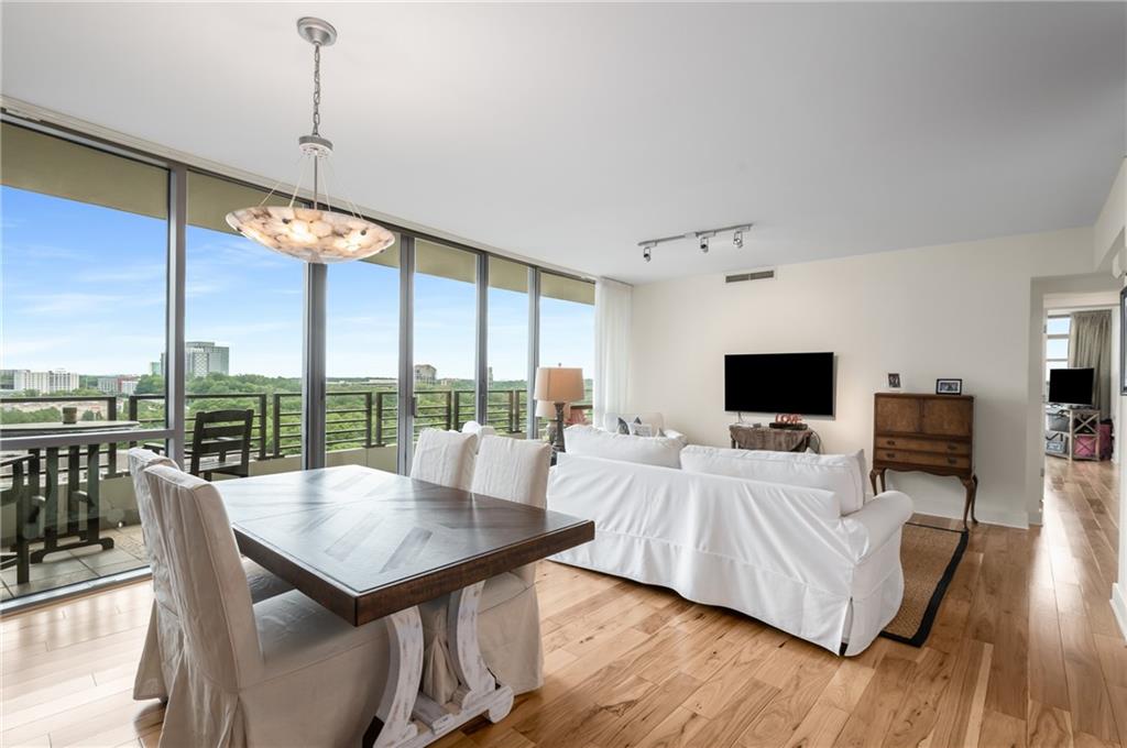 700 Park Regency Place NE 1906