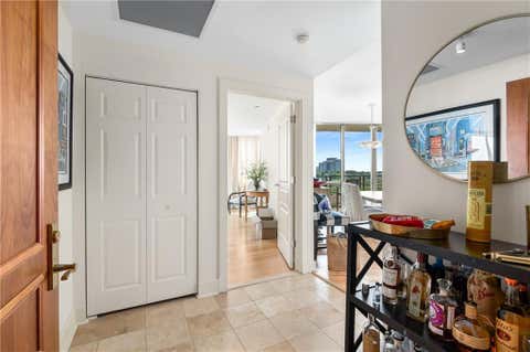 Condo For Sale - 700 Park Regency Place #1906<br/> Atlanta, GA 30326
