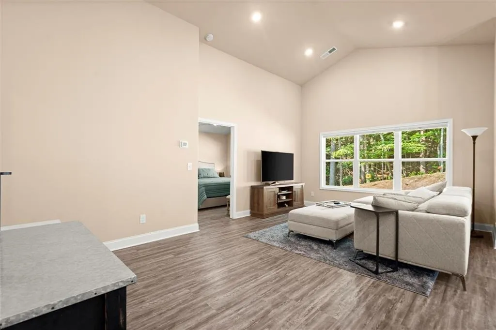 Waleska, Georgia 30183, United States, 4 Bedrooms Bedrooms, ,3 BathroomsBathrooms,Residential,Active,158114