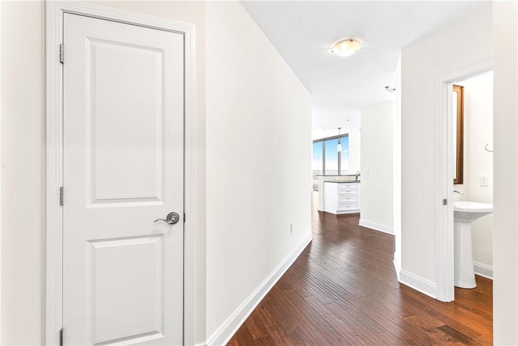 270 17th Street NW 2302
