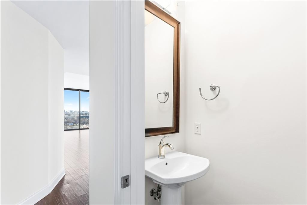 270 17th Street NW 2302