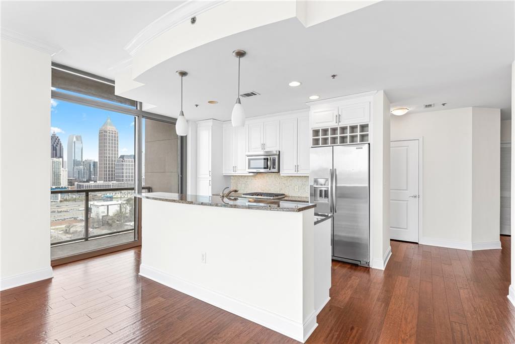 270 17th Street NW 2302