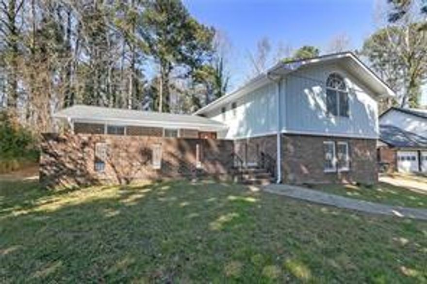 Occupied...NO HOA...Great location in East Cobb, Home Depot across, TJ Max, Home Goods, Whole Food, Restaurants and shops, Top School District in East Cobb, near Johns Ferry and Upper Roswell Road... Hardwood entire main, Granite counter top, Stainless Appliances, 4 bedrooms and 2 and 1/2 bath, ceiling fans in all bedrooms, side entry garage