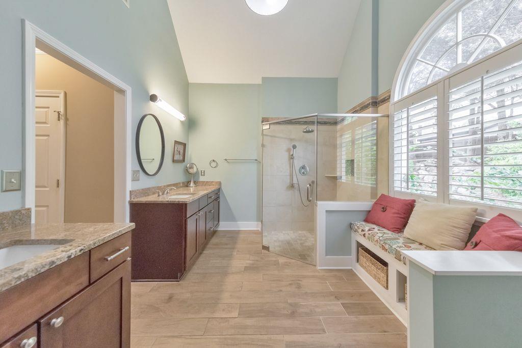 2296 Snug Harbor NE
