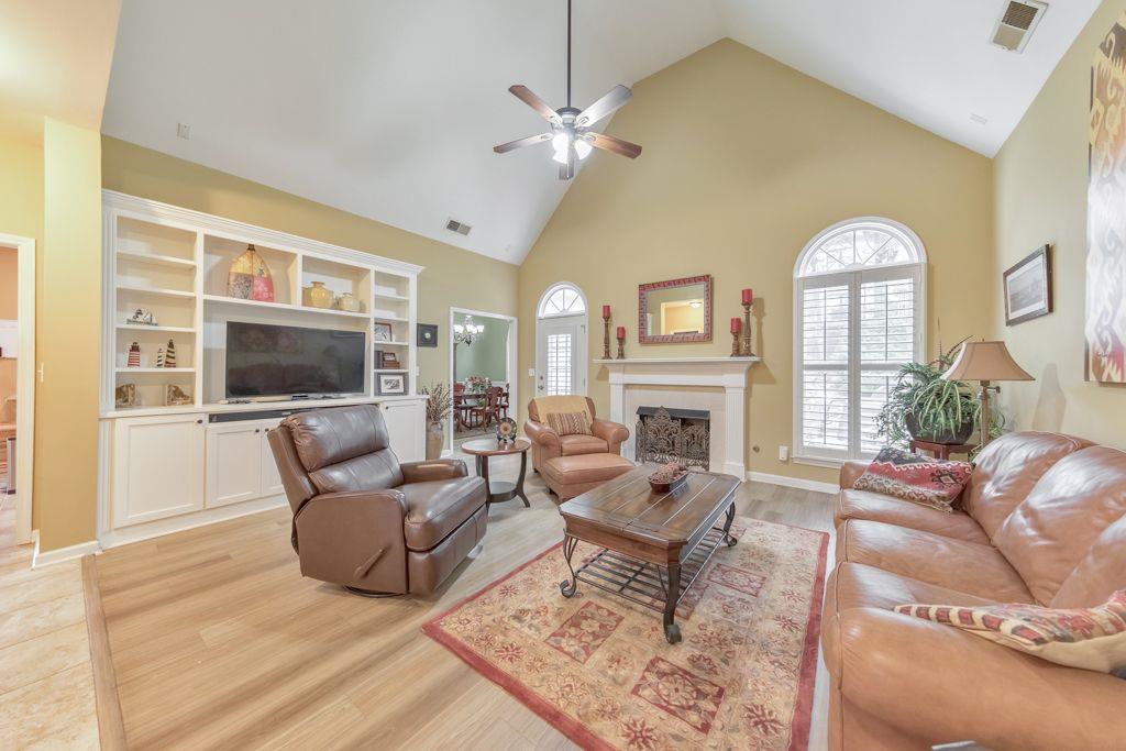 2296 Snug Harbor NE