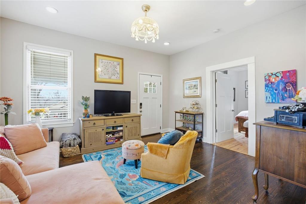 339 E Dixie Avenue SE