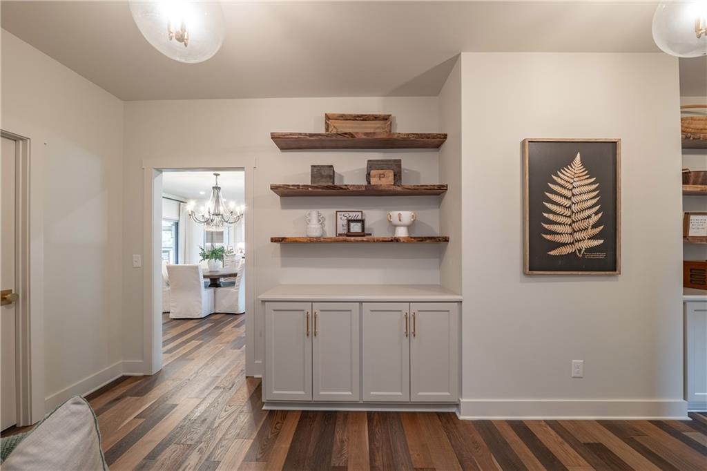 acreage - 7+ - Residential