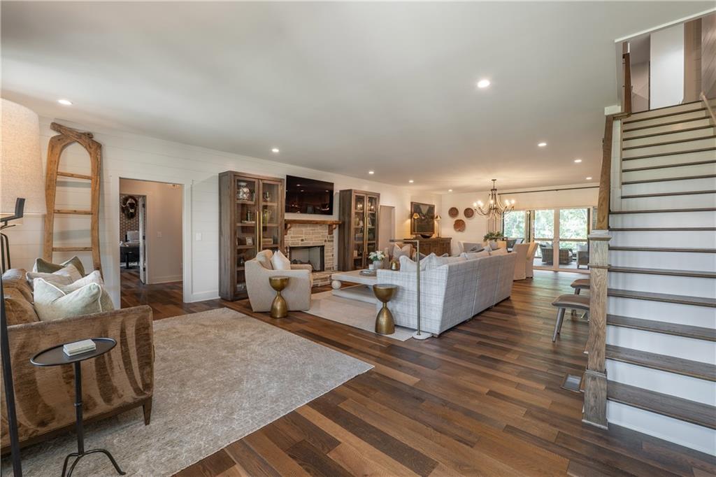 acreage - 7+ - Residential