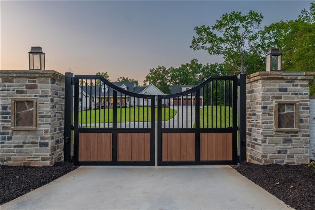 acreage - 7+ - Residential