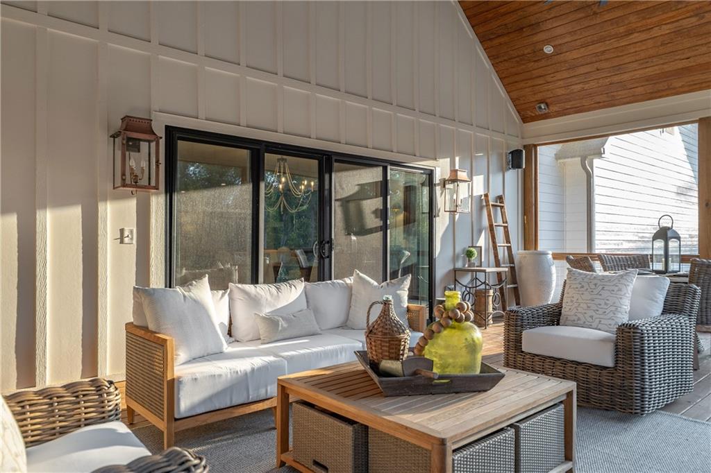 acreage - 7+ - Residential