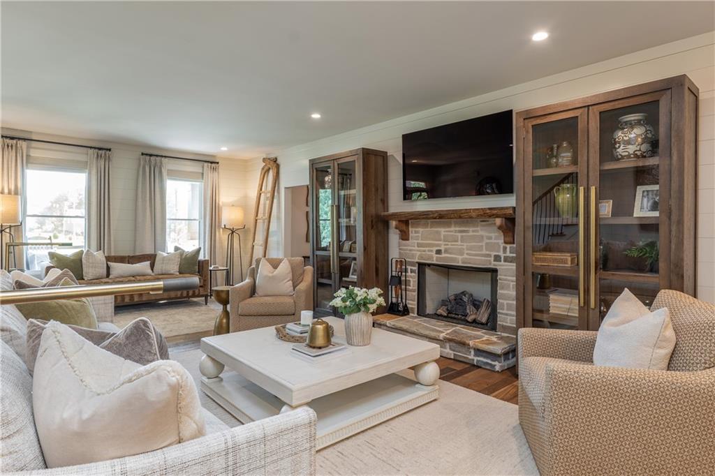 acreage - 7+ - Residential
