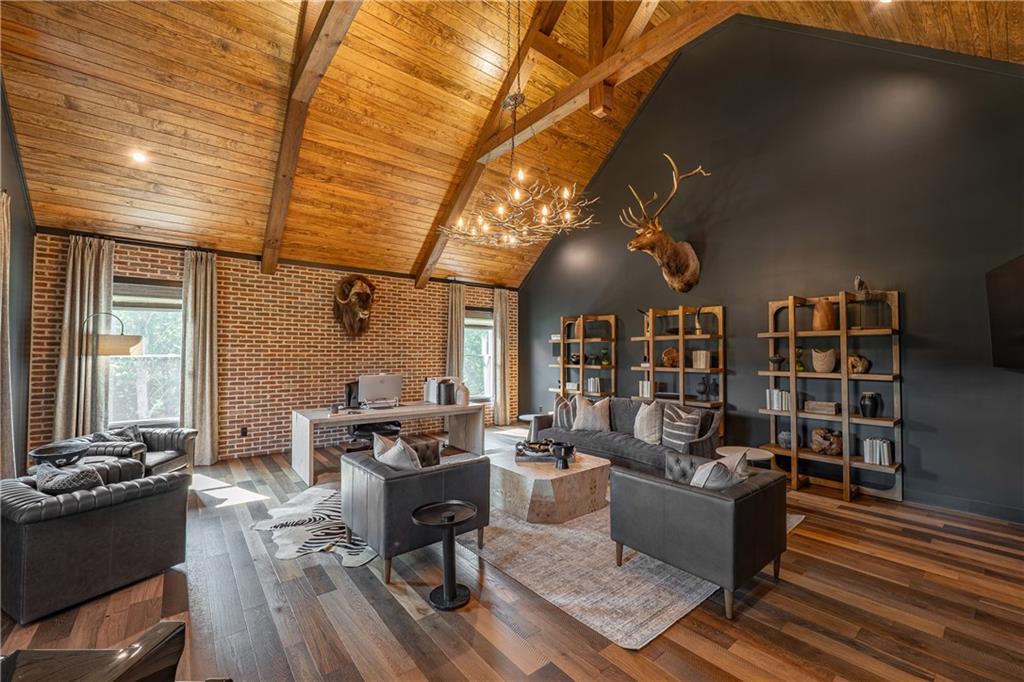 acreage - 7+ - Residential