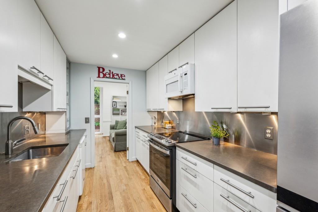 68 Willow Glen NE 68