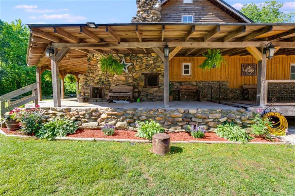 894 Lake Circle Road