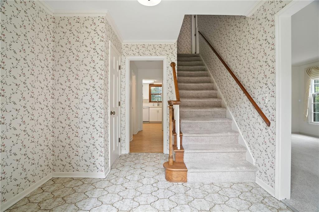 2416 Norwich Lane
