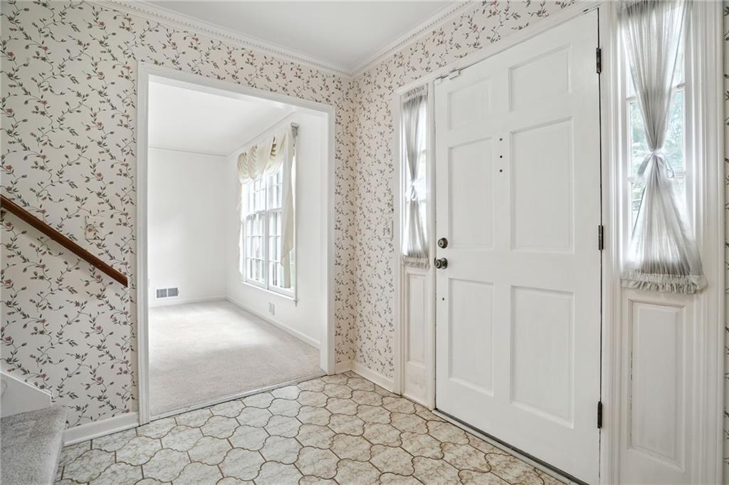 2416 Norwich Lane