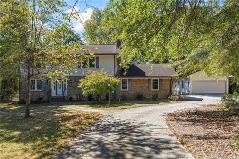 584 Oak Court NW Conyers GA 30012