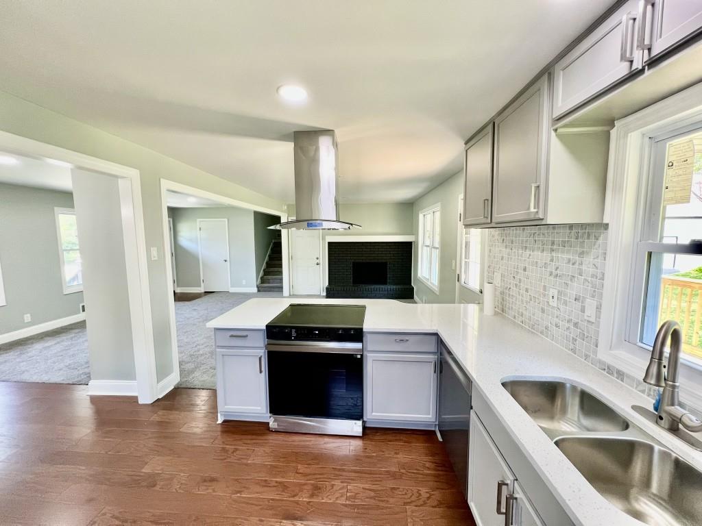 534 534 Shannon Way, Lawrenceville, Georgia image 3