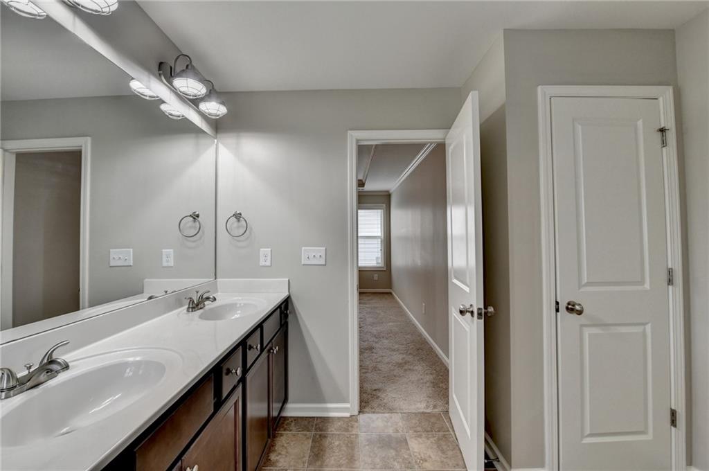 6032 Harbour Mist Drive, Flowery Branch, Georgia image 23