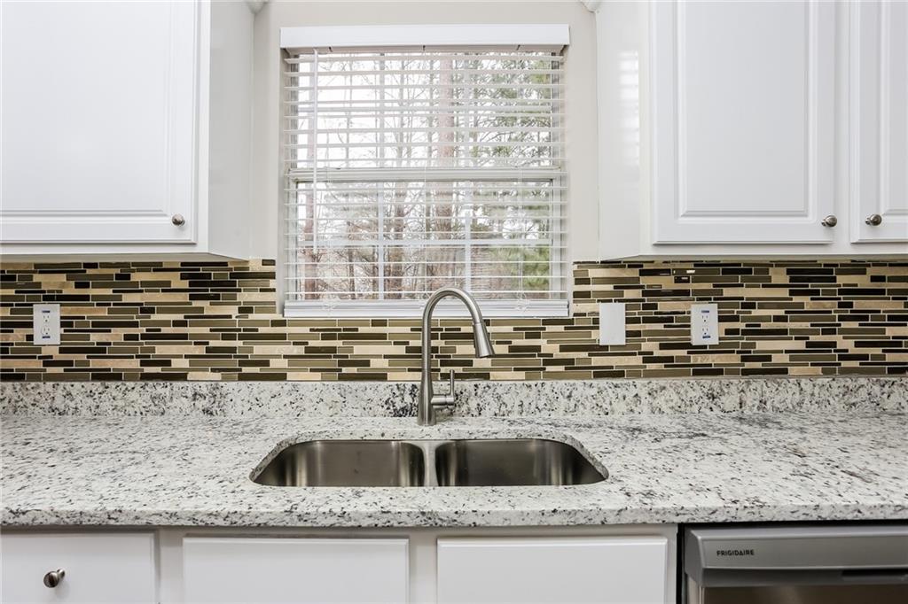 820 Tradd Court, Stone Mountain, Georgia image 7