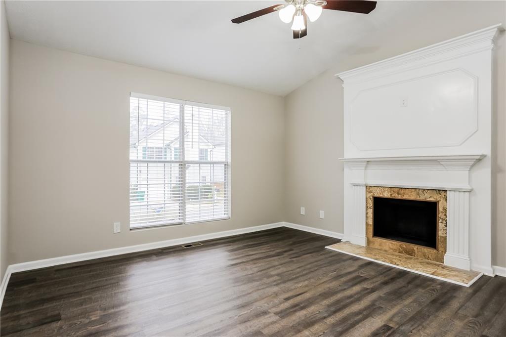 820 Tradd Court, Stone Mountain, Georgia image 3